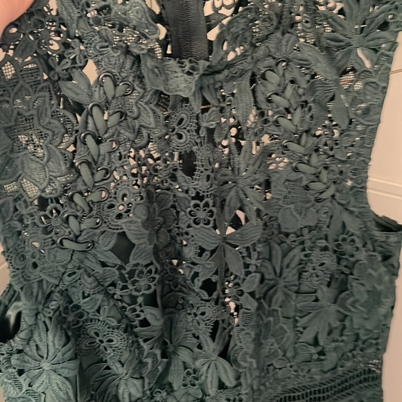 BARDOT dark green lace dress - Picture 7 of 9